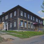 Дом бывшей городской больницы, позднее женской гимназии. Май 2013 г. Фото: Анатолий Максимов.