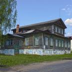 Дом дворян Поповых, в нем размещалась мужская гимназия. Май 2013 г. Фото: Анатолий Максимов.