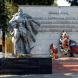 Фигура воина на мемориале погибшим в годы Великой Отечественной войны. Июль 2012 г. Фото: А. Востриков.