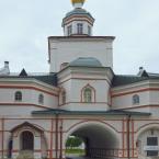 Святые ворота с храмом Архангела Михаила в Иверском монастырье. Август 2013 г. Фото: Анатолий Максимов.