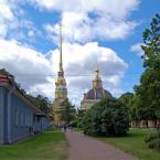 Вид на Петропавловский собор, слева Артиллерийский цейхгауз. Июнь 2015 г. Фото: А. Востриков.