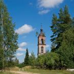 Вид на колокольню Преображенской церкви. Август 2012 г. Фото: Анатолий Максимов.